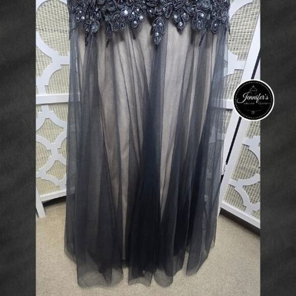 Cachet Charcoal Applique Illusion Tulle Mermaid Evening Gown Size 4 - Picture 6 of 16